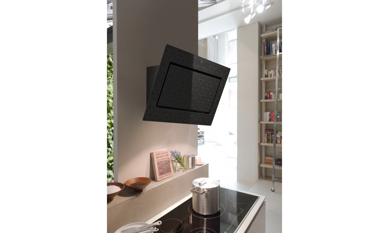 Haube  FMY 606 BK Mythos