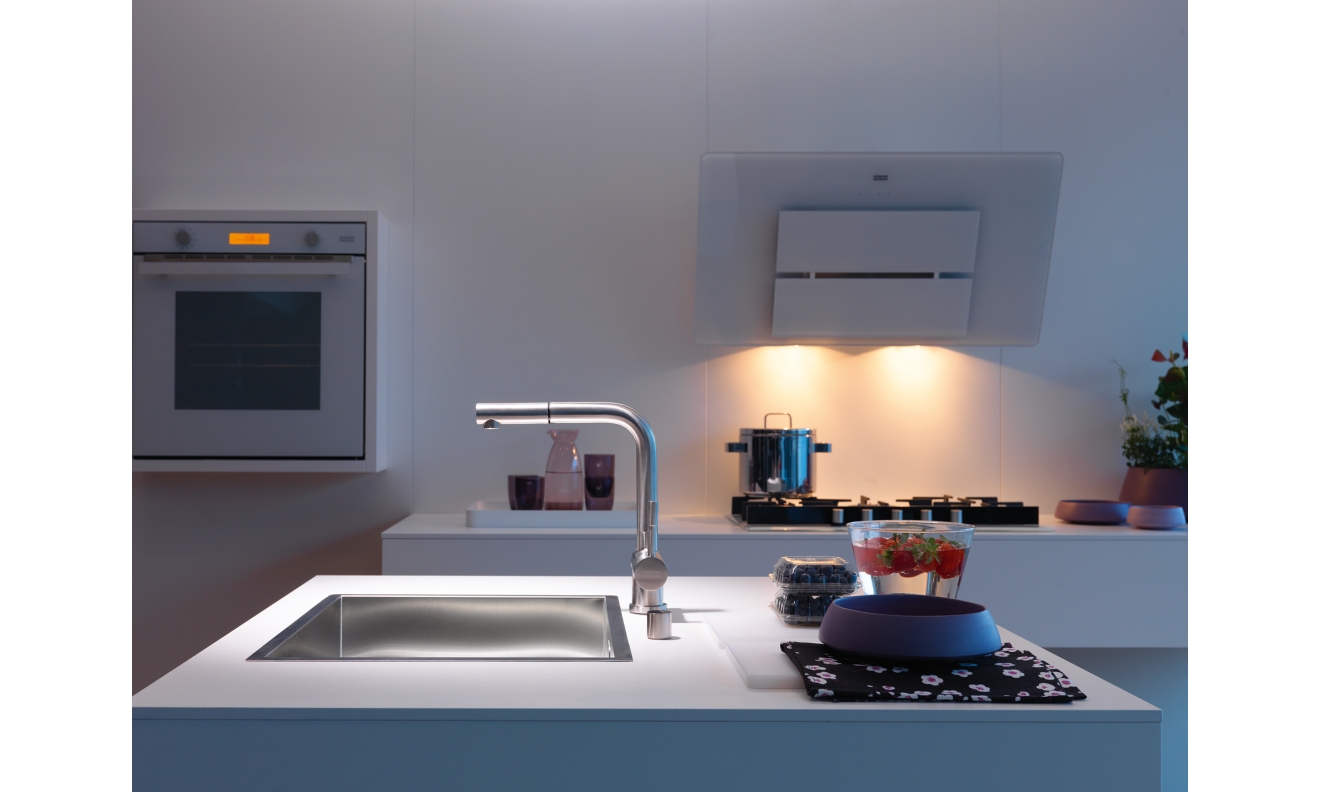 Arm Atlas Zug Seite HD Edelstahl