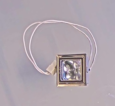 SQUARED SPOT LIGHT 12V 20W 6,35C/C L290